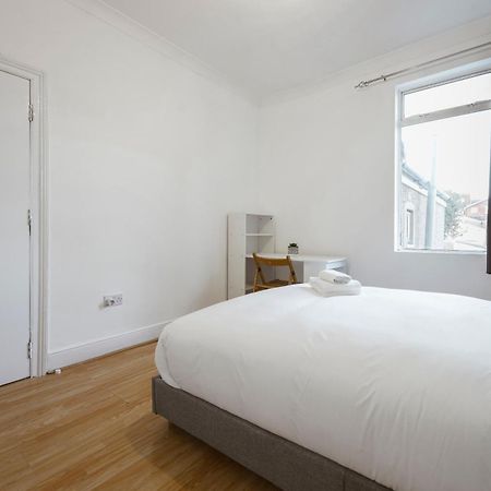 Stratford Double Rooms - 29 London Bagian luar foto